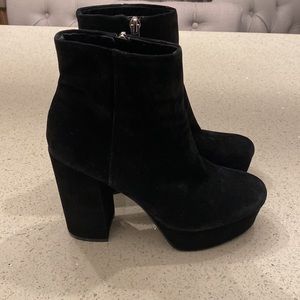 Steve Madden Suede platform booties